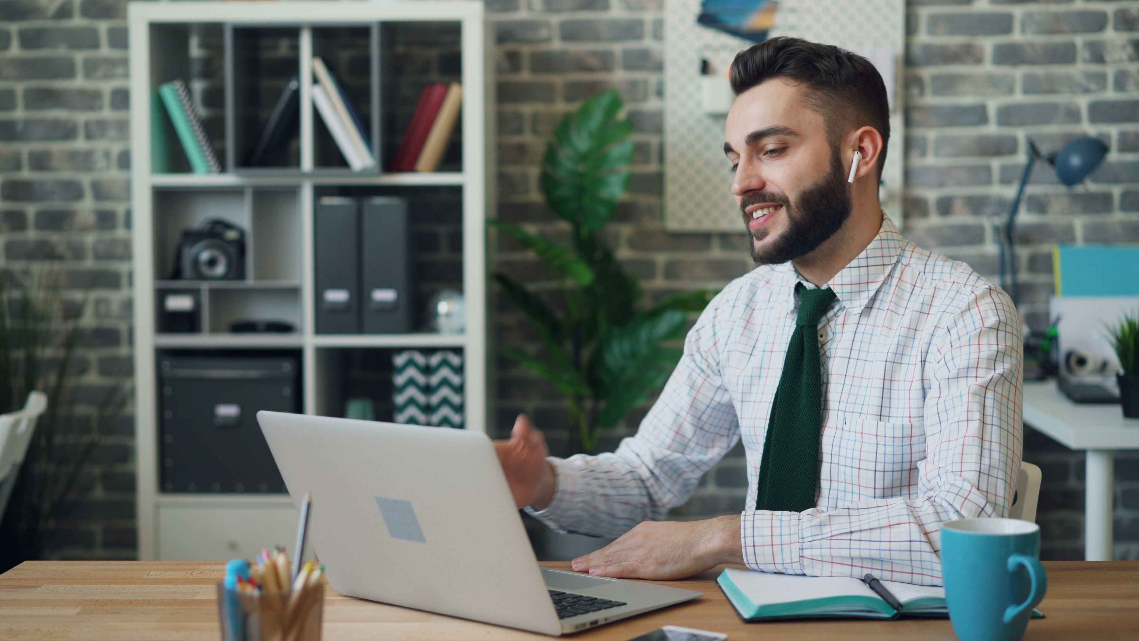 Small Talk That Doesn't Feel Awkward: Opening a Client Call in English