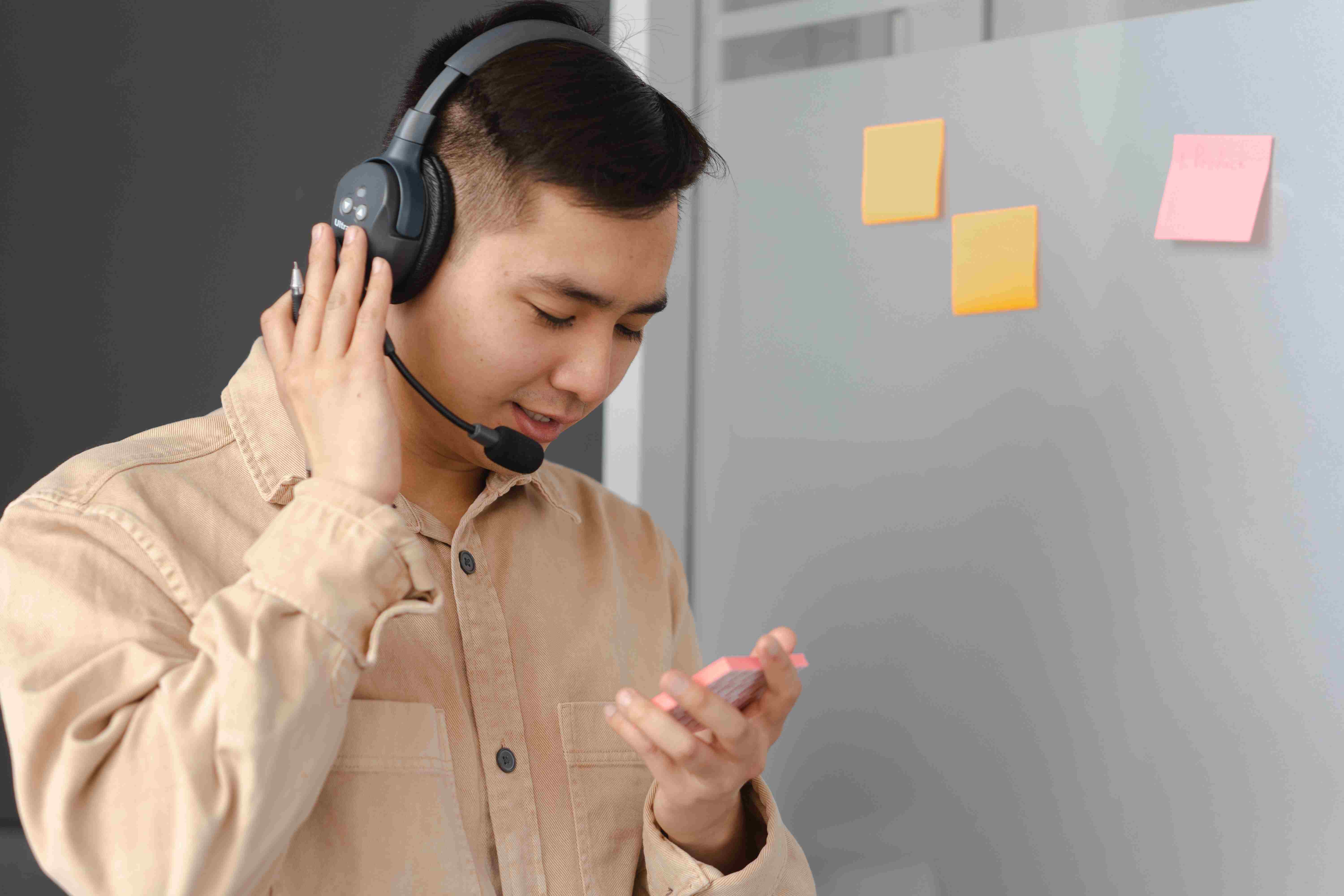 Active Listening in English: How to Show You Really Understood